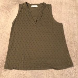 Liz Claiborne eyelet tank with pocket SIZE S